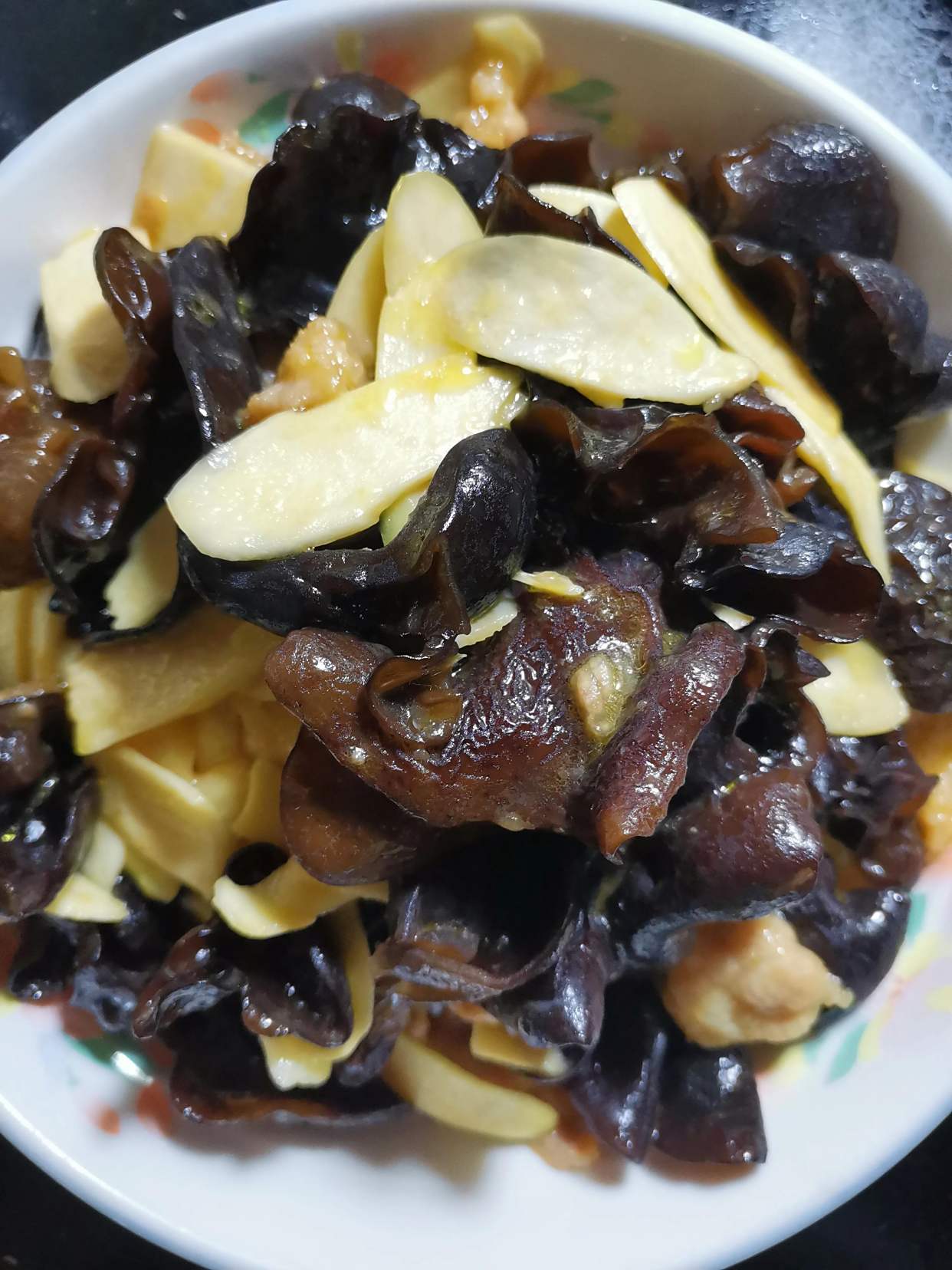 茭白木耳炒肉片