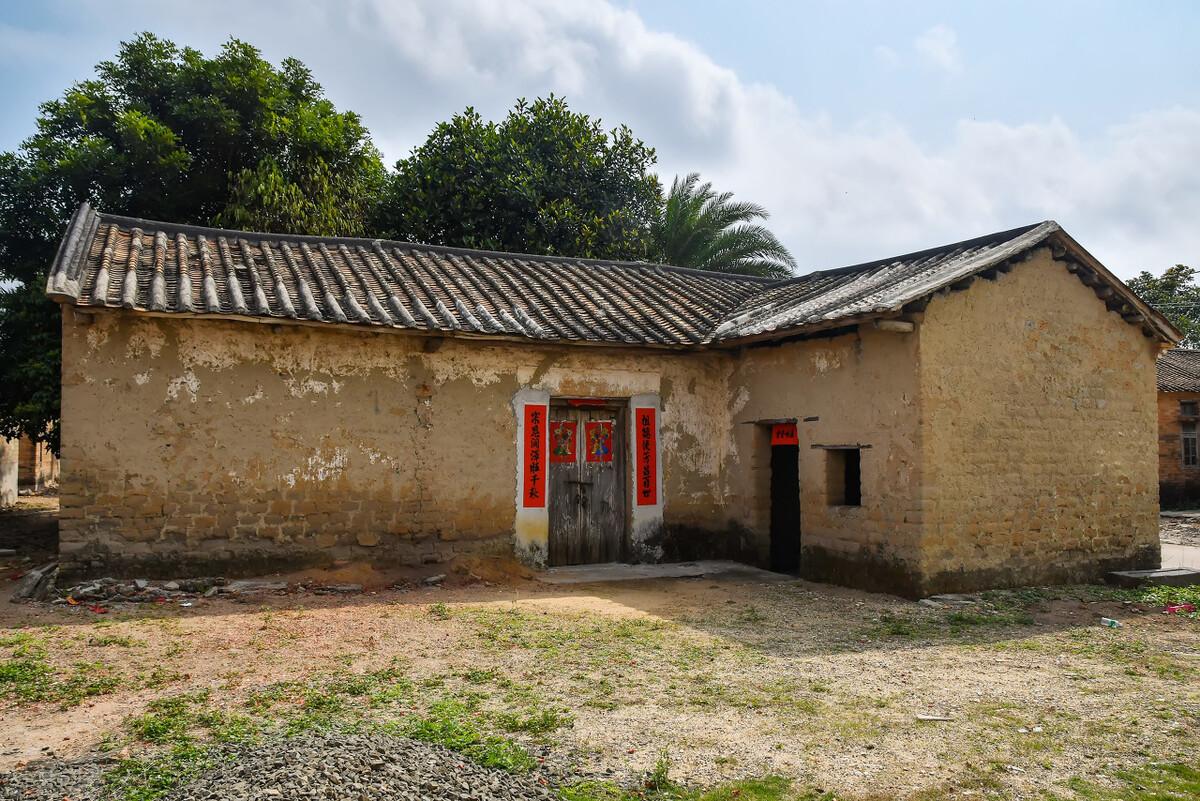 人住抬轿屋,灾祸连连出,是什么意思