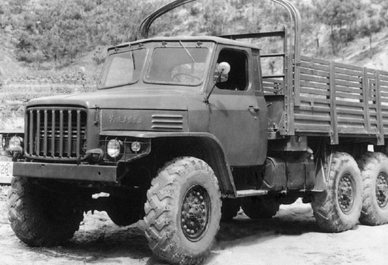 老三线之——第二汽车制造厂,万人鄂西山沟中筑梦造车