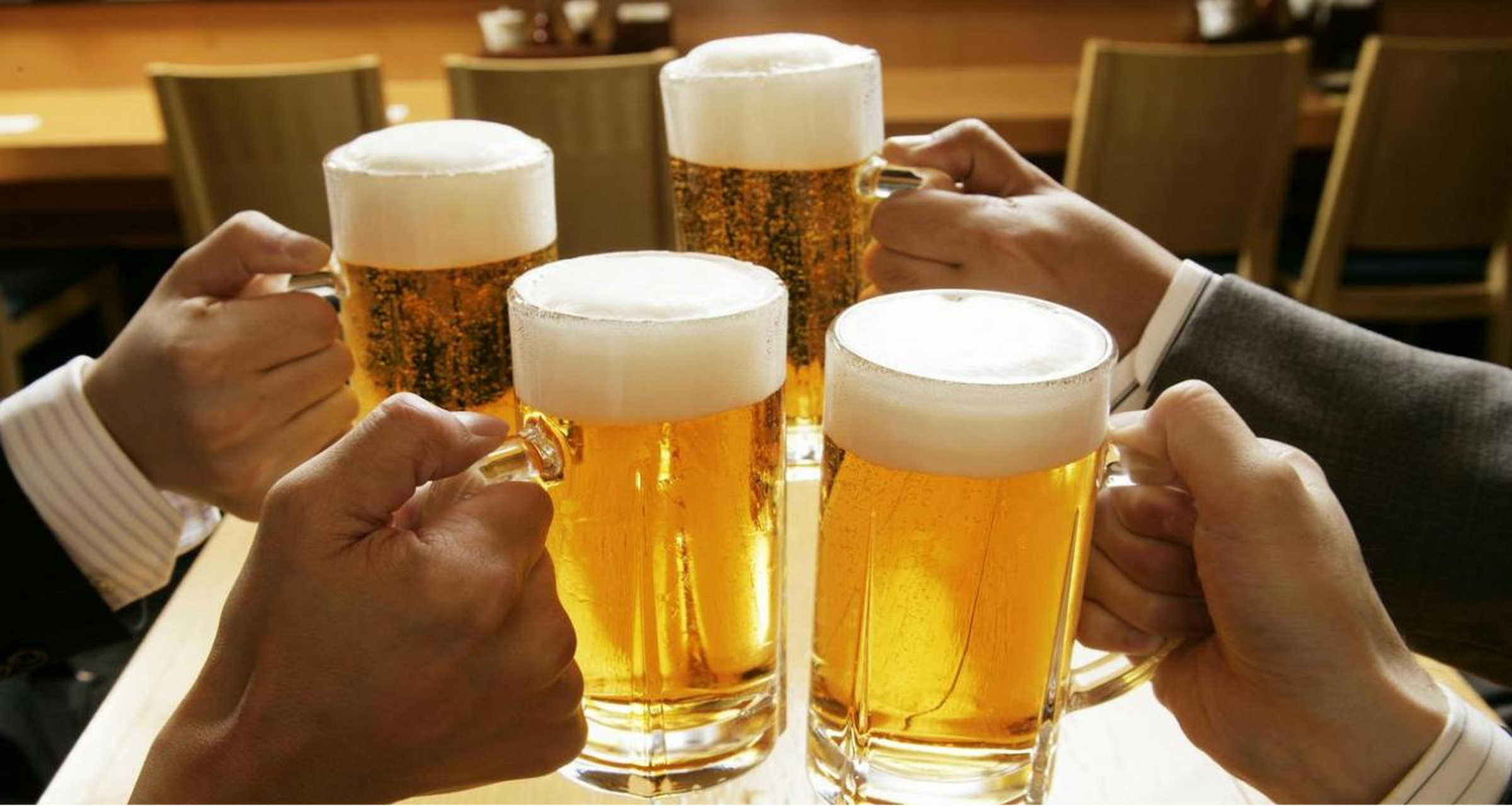 这个夏天你还在喝啤酒吗?行家透露:如今的国产啤酒几乎没有真的了!