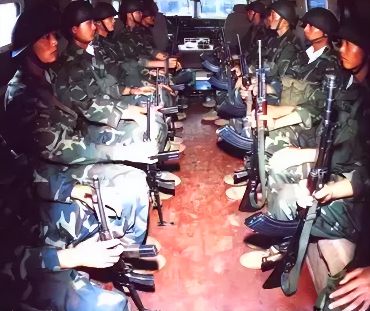 回顾陈建军:首位牺牲缉毒民警,被发现时布满白霜,双眼始终睁开