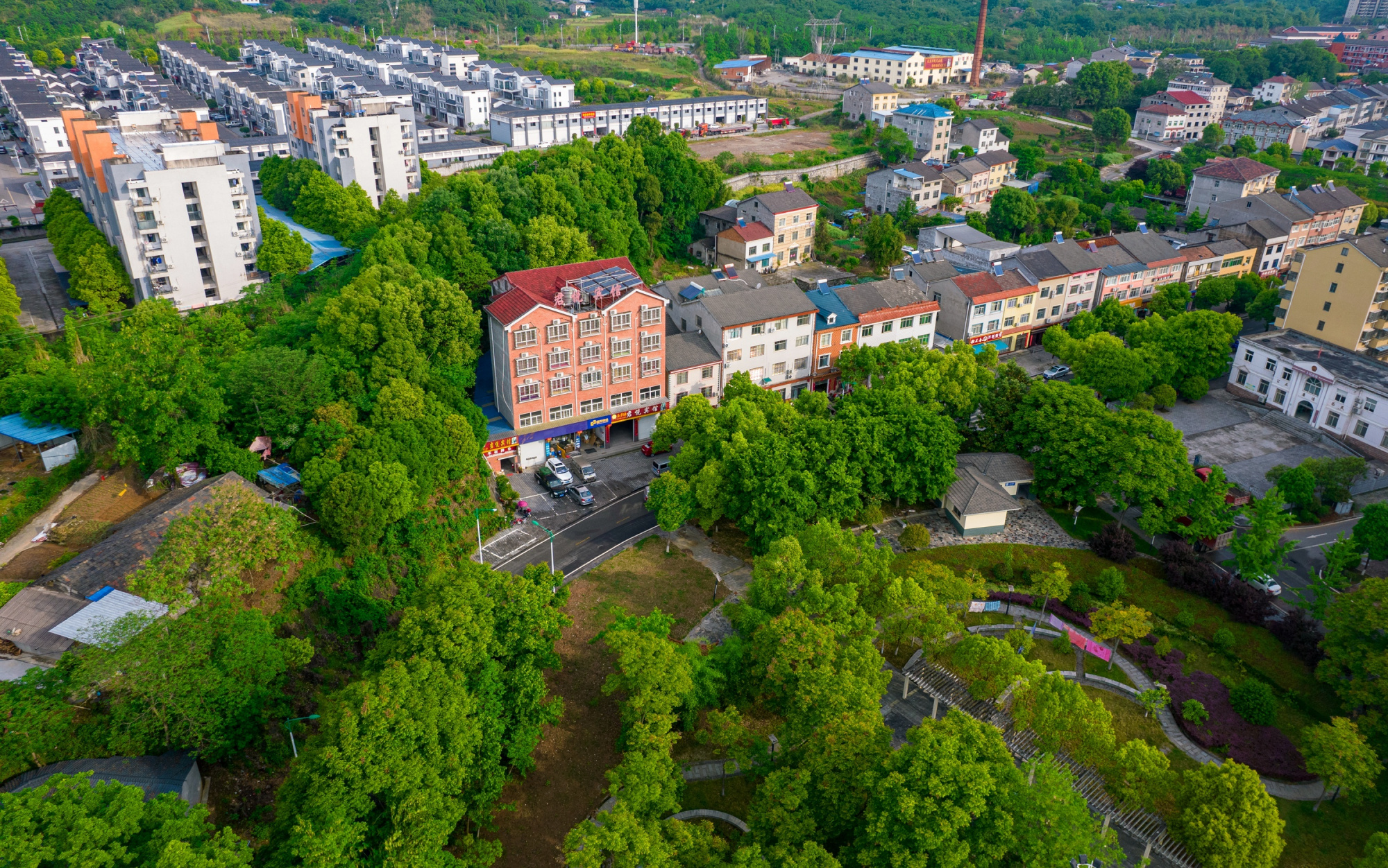 湖北宜昌:龙泉古镇到底有多绿,航拍拟如诗画园林