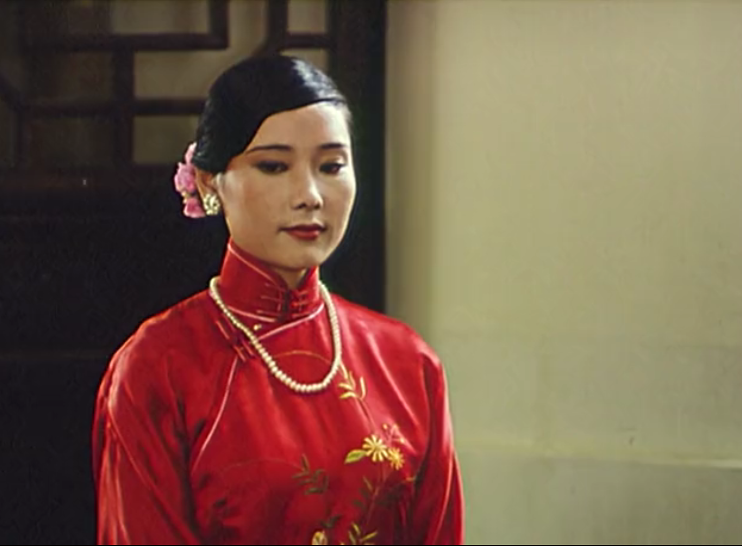 《大红灯笼高高挂》"读过书长得美"四太太颂莲疯了 她,太气盛