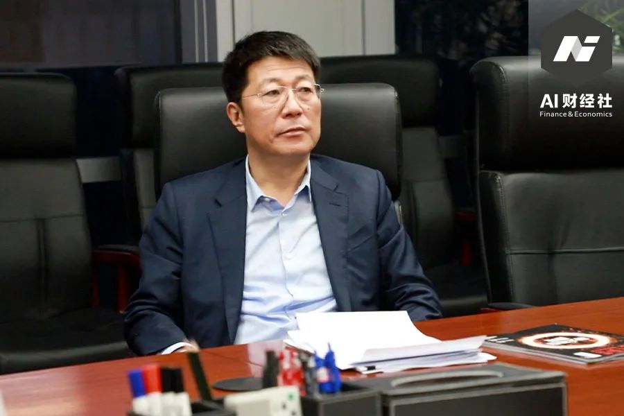 赵伟国怒斥紫光重整:赤裸裸的打劫,一开始就有阴谋