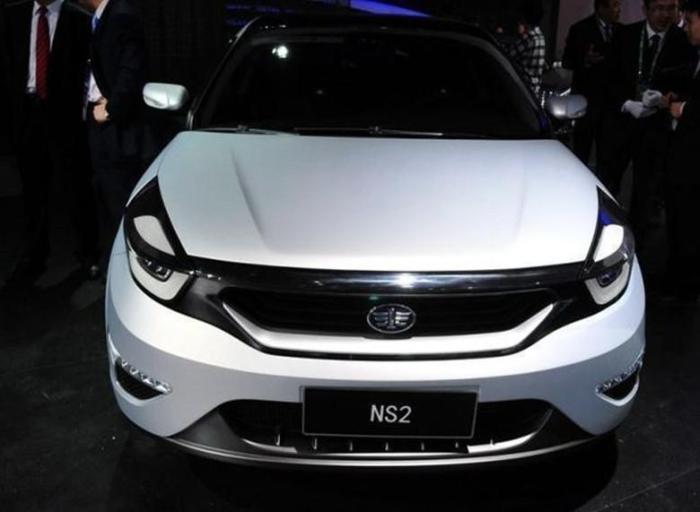 夏利ns2起价只有5万元,配1.8升丰田发动机,油耗只有4l