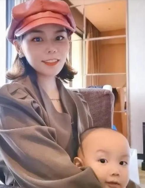 熊磊闺蜜来助阵,曝光姚策火化费5万,八宝山被拖下水