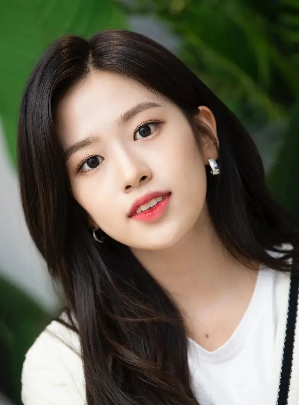 安宥真被称为"韩国腿精"的她,优雅柔美,令人心醉神迷