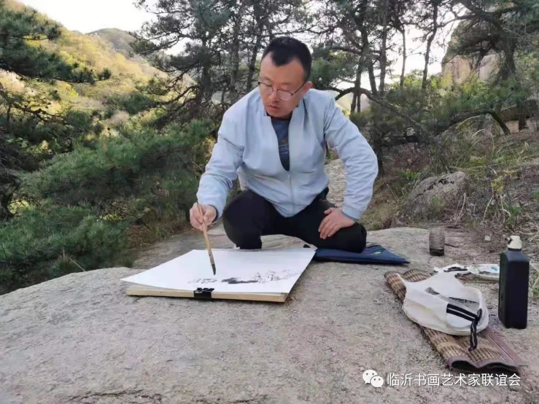 临沂书画艺术家联谊会 谷雨时节"碰撞"于五莲山写生基地