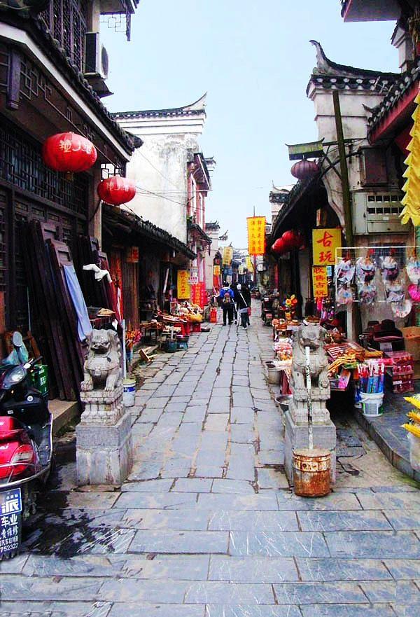 距离安徽合肥不远,有座千年古镇,这里有"十大舍不得"