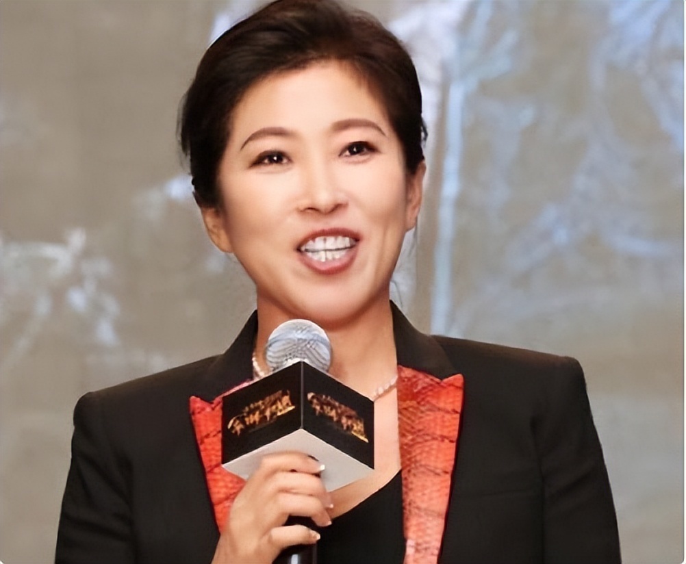 体坛头号叛徒吴冰:卷走44亿逃亡美国,住别墅买飞机,生活潇洒