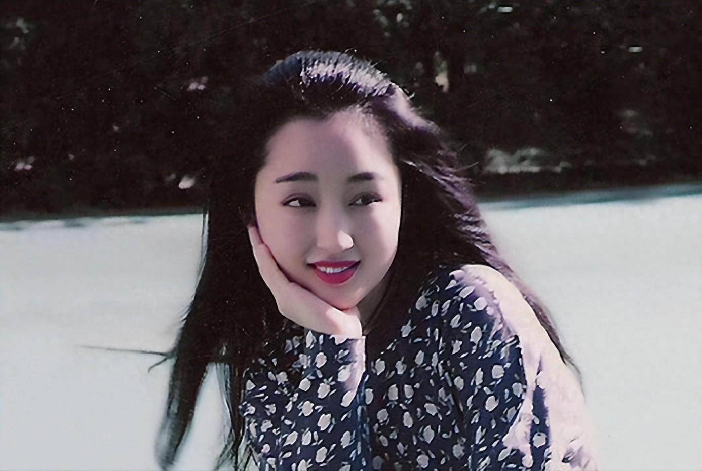 善恶终有报?没想到52岁"无人敢娶"的杨钰莹,才是真的人生赢家