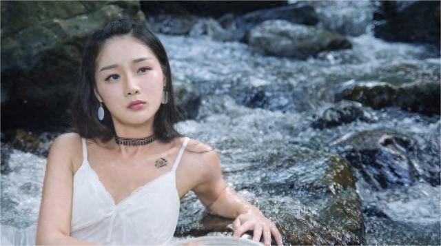 标题崩溃女子大胆反驳5年够了换人追求吧