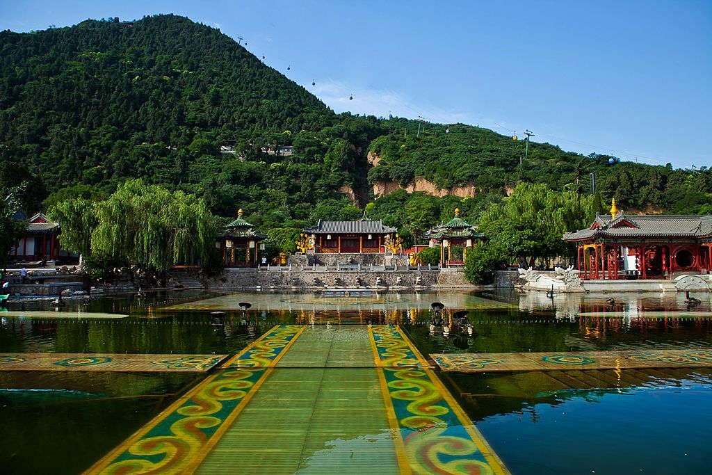 千古风流华清池:唐玄宗和杨贵妃爱情罗曼史的历史见证