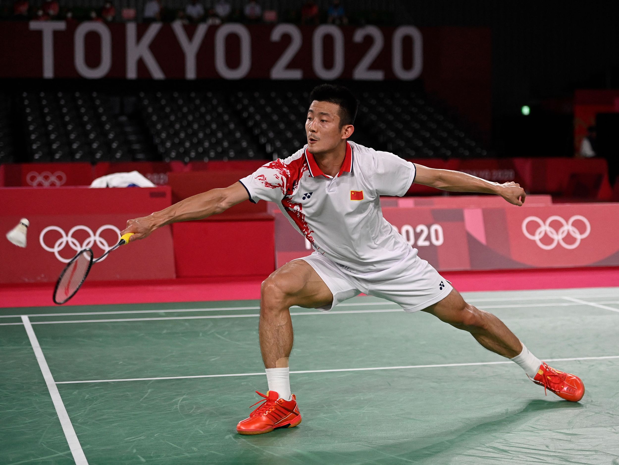 "将每场比赛当最后一场来打",三届奥运老将谌龙摘银