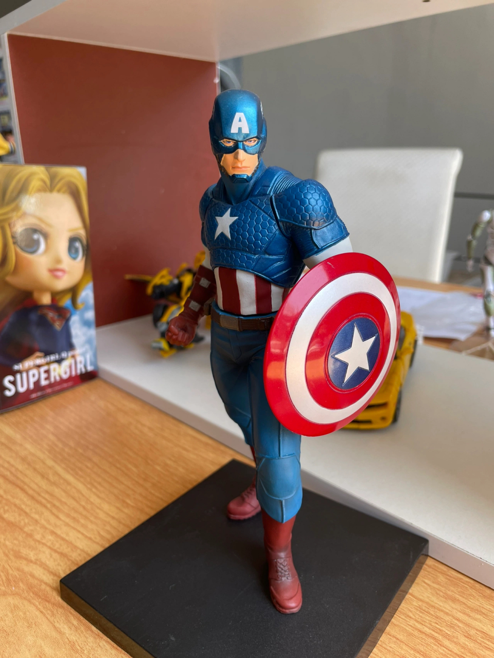 漫威 美国队长 美国队长1:6可动人偶,还原其标志性的红白蓝服装配色和