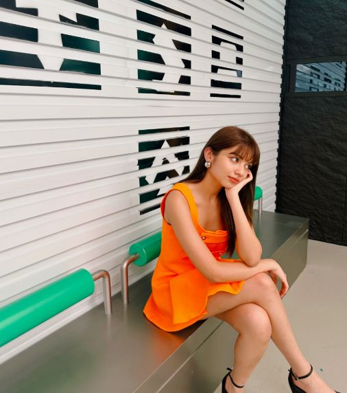 李佩玲发美照被指像印度人,还遭网友质问:你不是去疯马秀了吗?