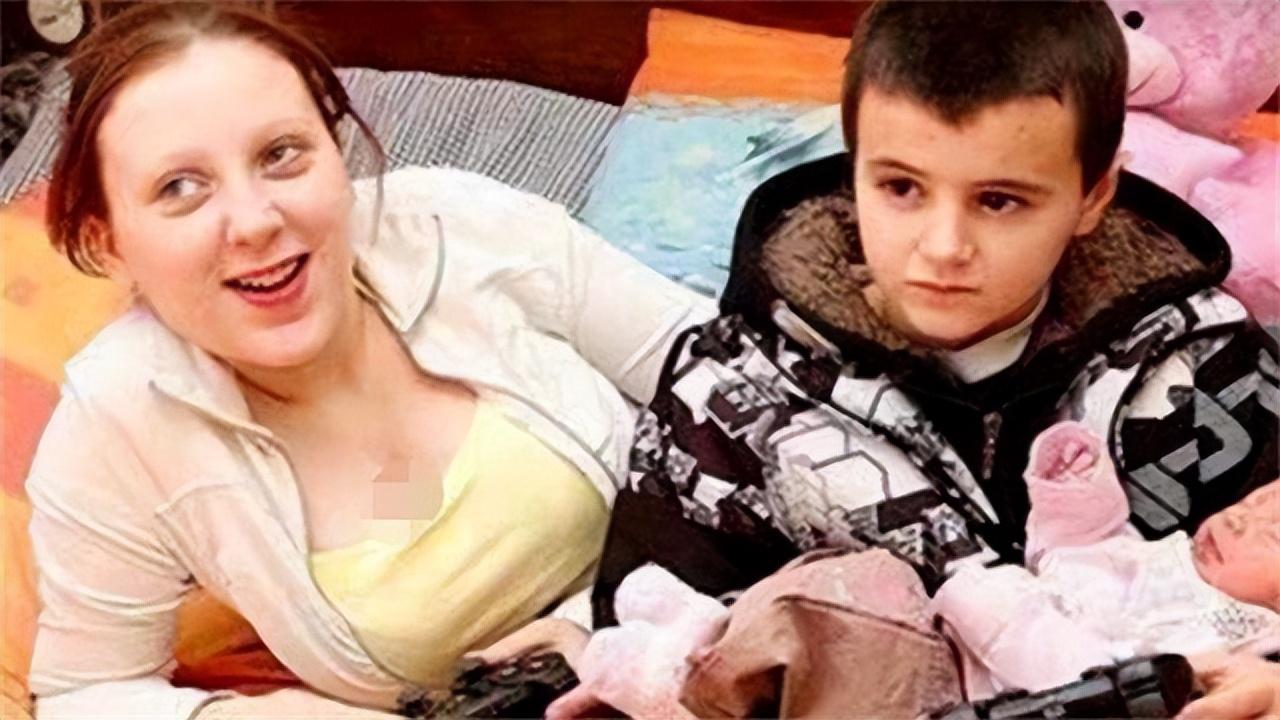 2009年2月9日,英国某家医院,一个15岁的女孩仙黛尔诞下一名6斤重的