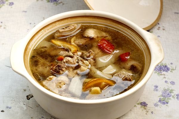 老鸭汤可以放当归吗