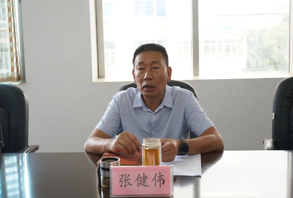 孟连县委政法委书记张健伟同志调研县人民法院工作