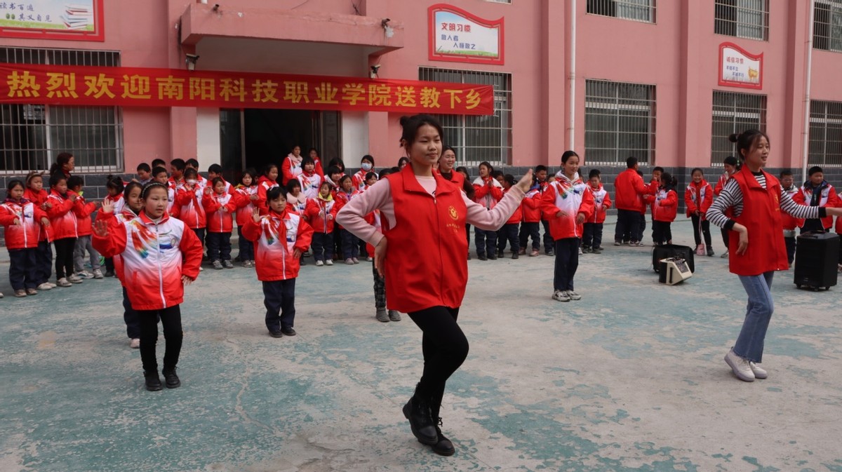 邓州南阳幼儿师范学校图片