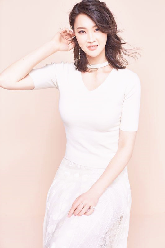 "元气少女"惠若琪办百日宴,女儿身高明显有优势,老公贴心呵护