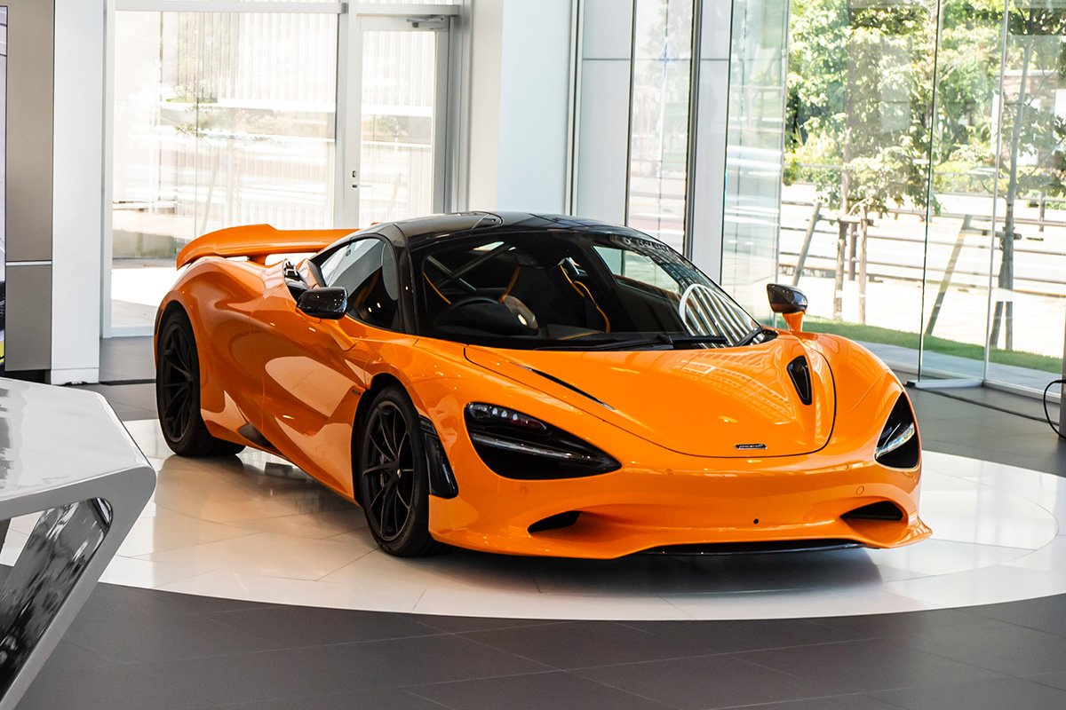 迈凯伦推出最新轻巧强大的车型 750s