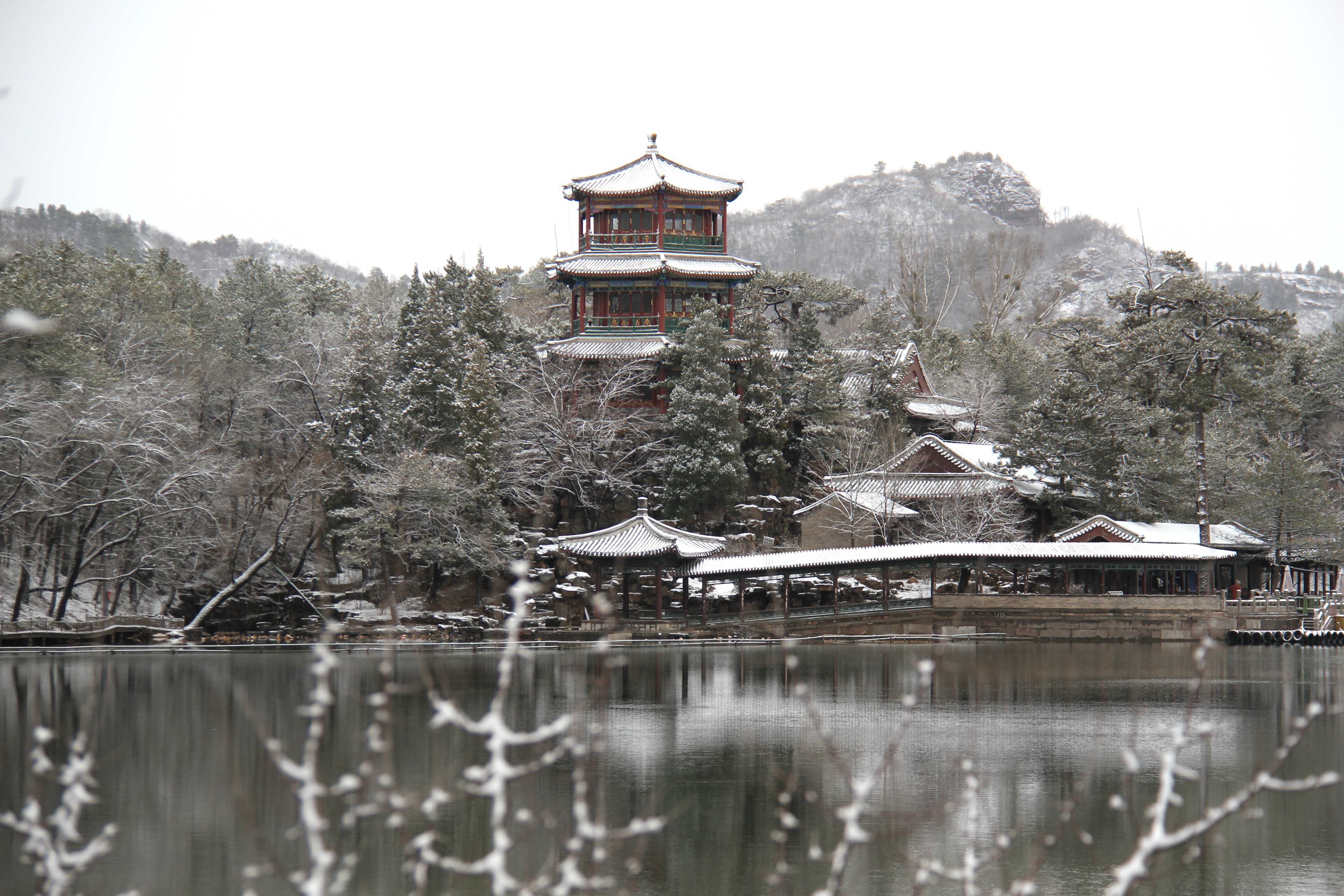 承德避暑山庄及周围寺庙雪景如画