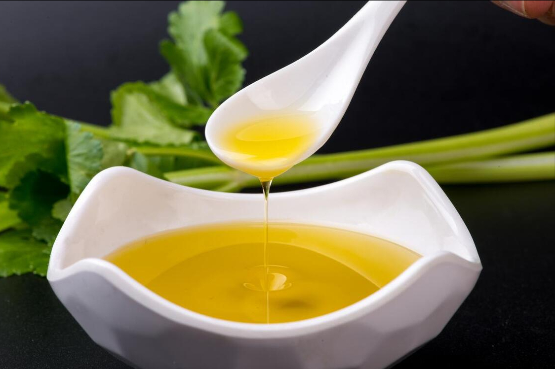 同样是食用油,"未精炼油"和"精炼油"有啥区别?平时咋选择?