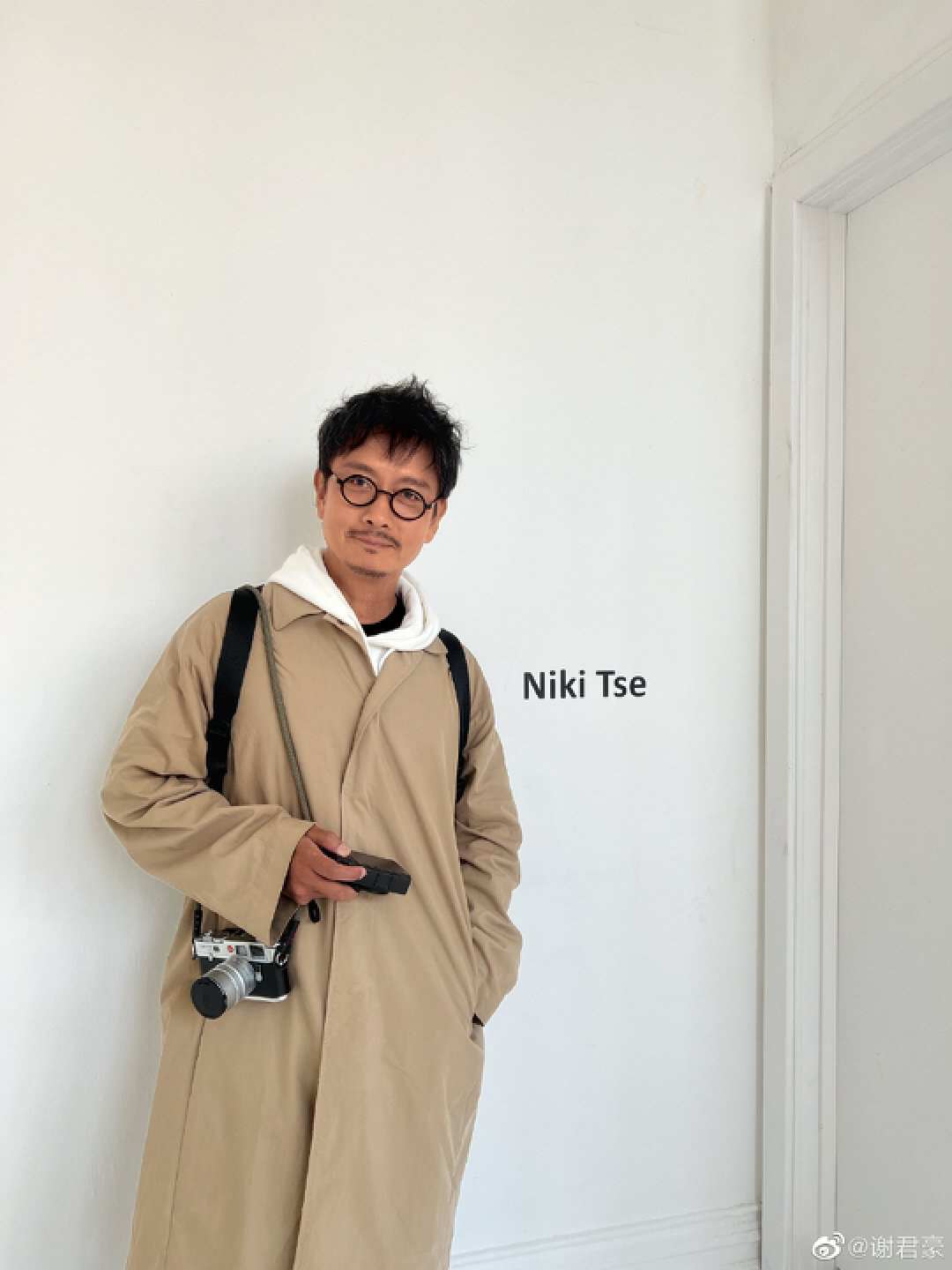 港星谢君豪近况曝光!参加女儿毕业典礼,曾因救人烧伤做植皮手术