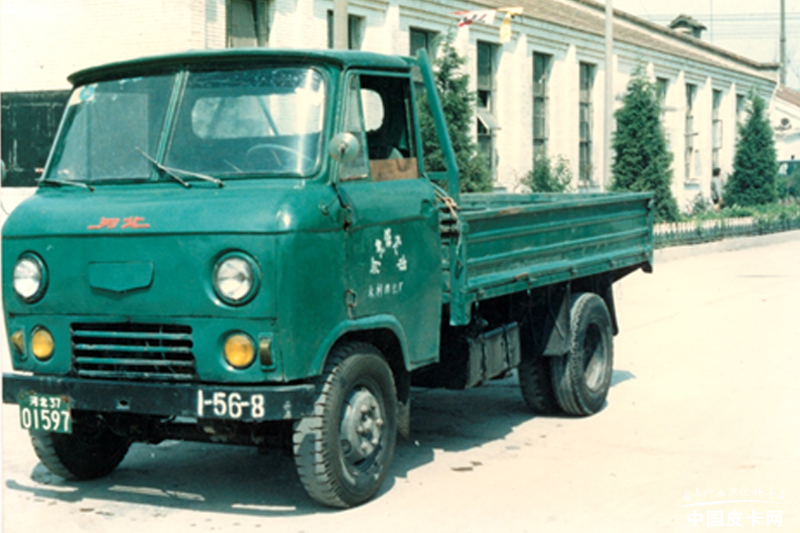 从六,七十年代起,基于第四代丰田黛娜(dyna)打造而来的北京130(bj 130