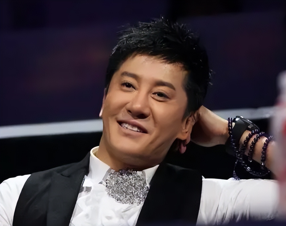 毛宁:曾被谣言困扰,与好友反目,53岁婚姻状况还是个谜