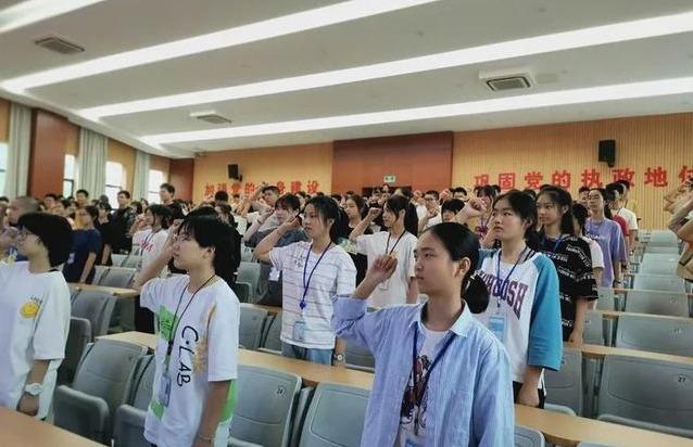 江苏省常熟市练塘中学召开圆梦2020中考誓师大会