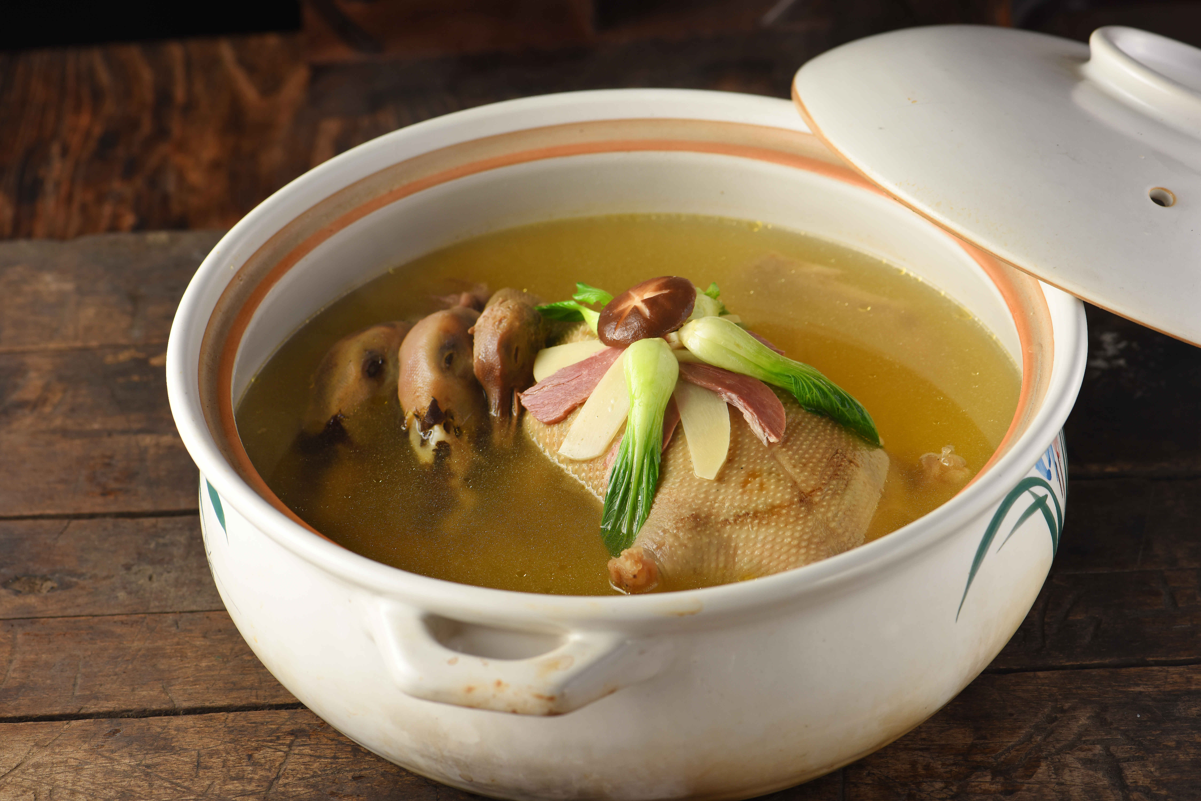 三禽一簋世无双,鹜套家鸭鸽内藏——扬州名馔佳肴"三套鸭"