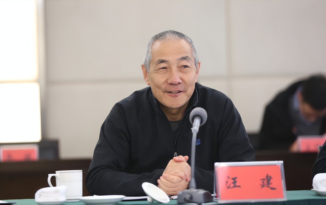 回顾:三年疫情赚222.8亿,男人靠"国难财"登顶富豪榜,网友:该