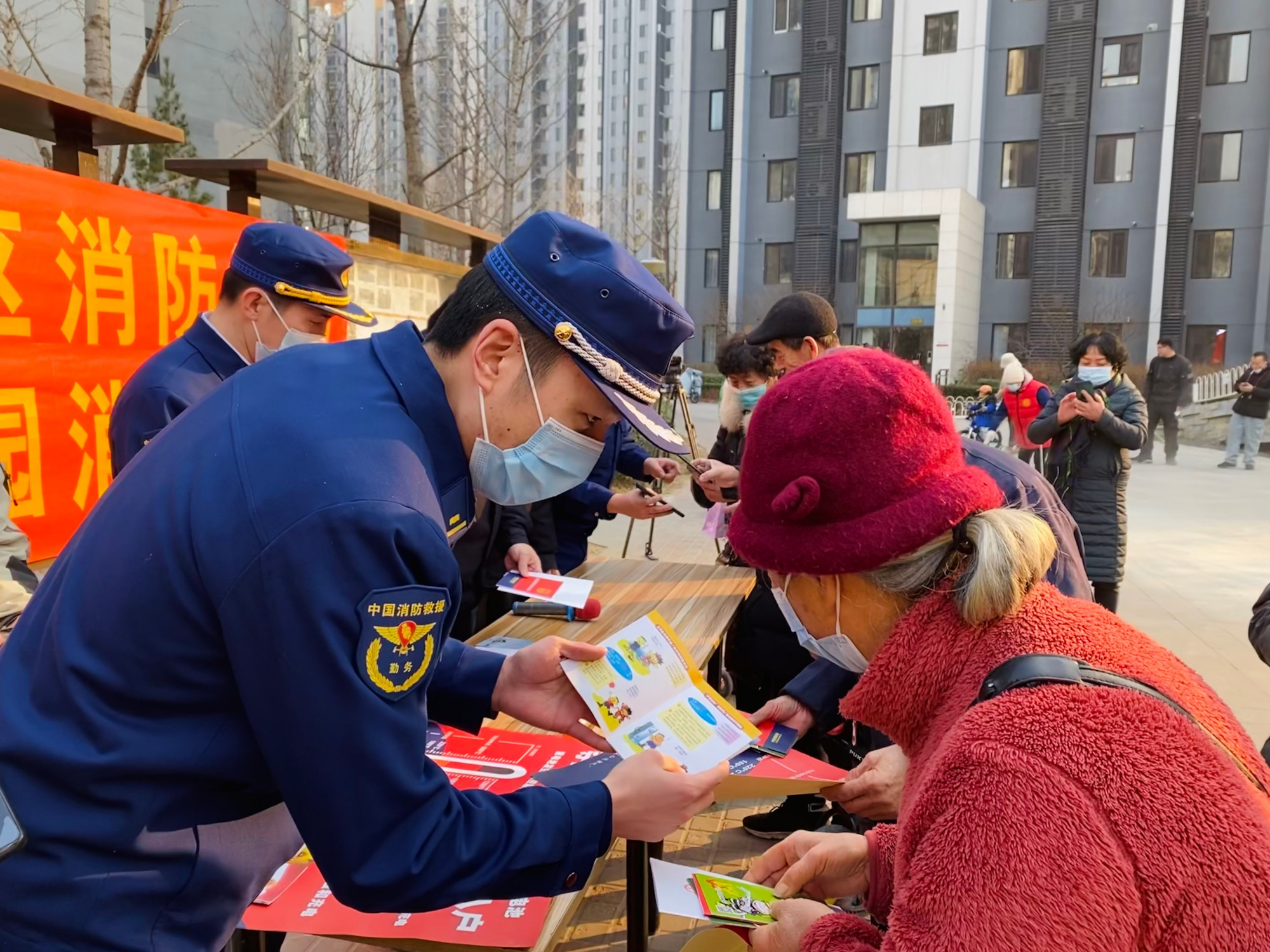 防患于未"燃"!龙泽园街道开展冬季消防演练活动