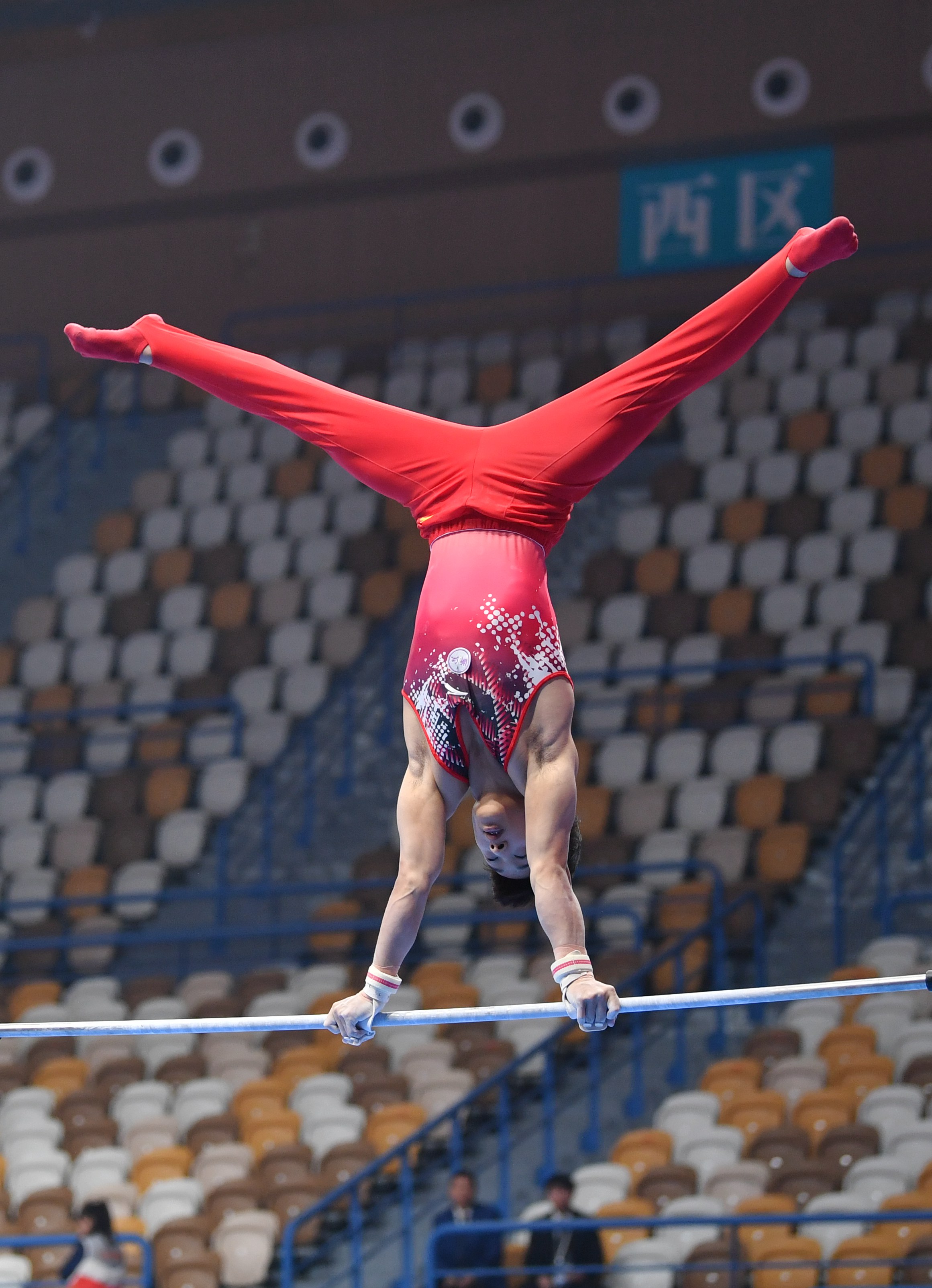 体操——全国冠军赛:男子单杠决赛赛况