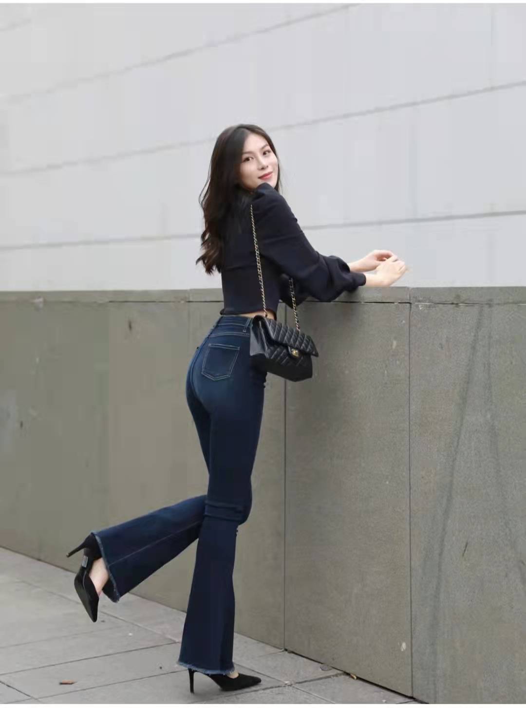 高跟鞋搭配什么衣服好看