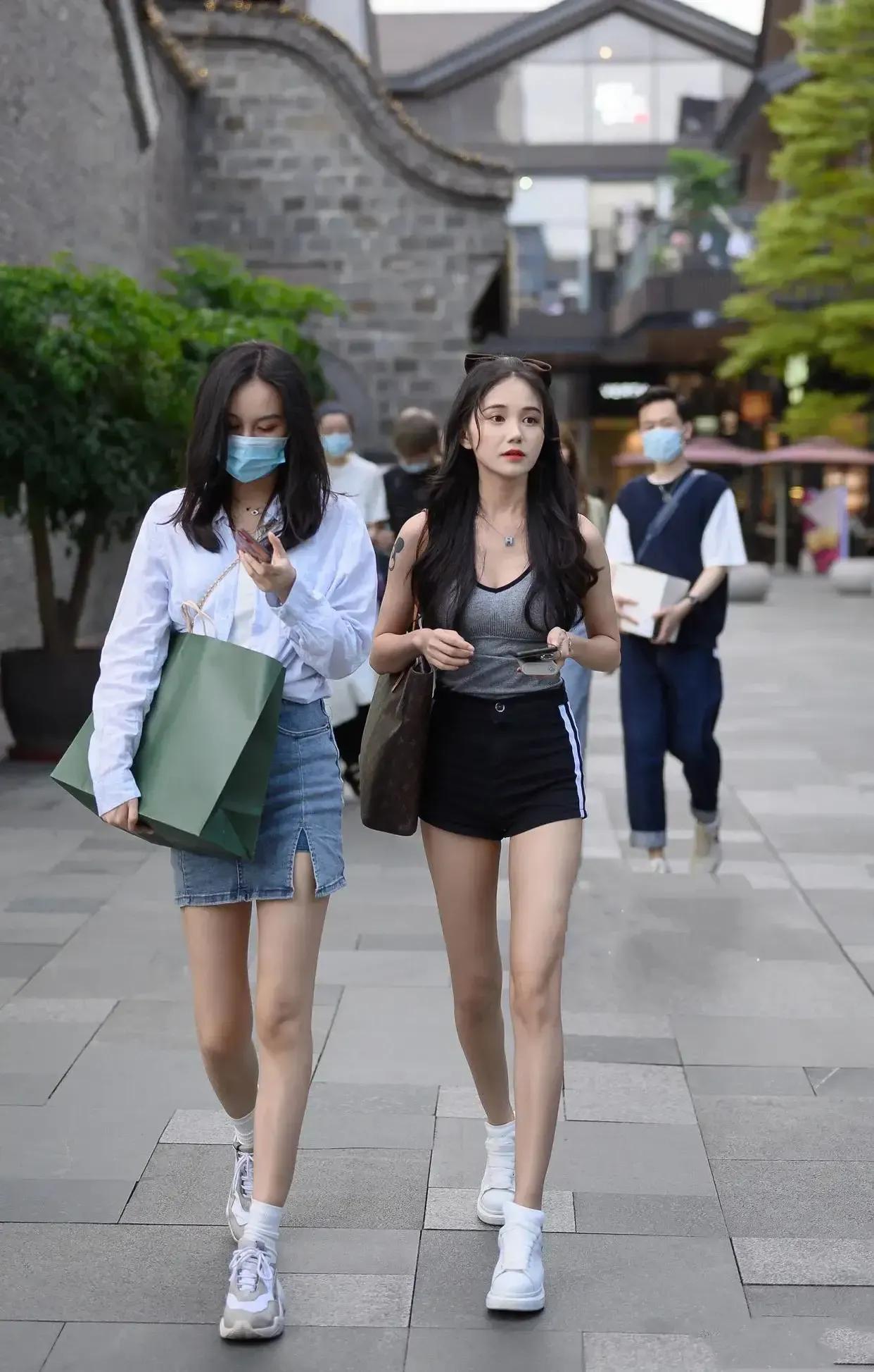 身材好 颜值高 气质佳的美女休闲街拍美图合集分享展示