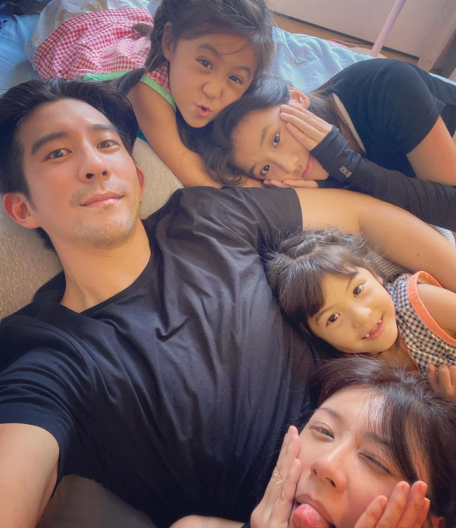 咘咘生日贾静雯首次不在身边 母女三人视频通话庆祝女儿7岁生日