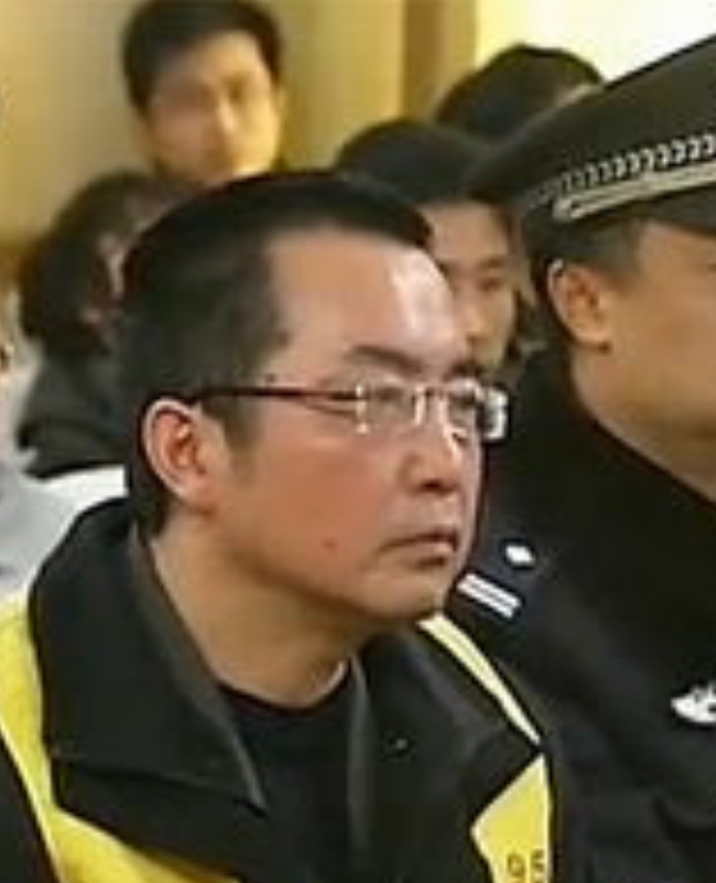 2011年,贪官许迈永被判处死刑,他曾以工作狂形象示人