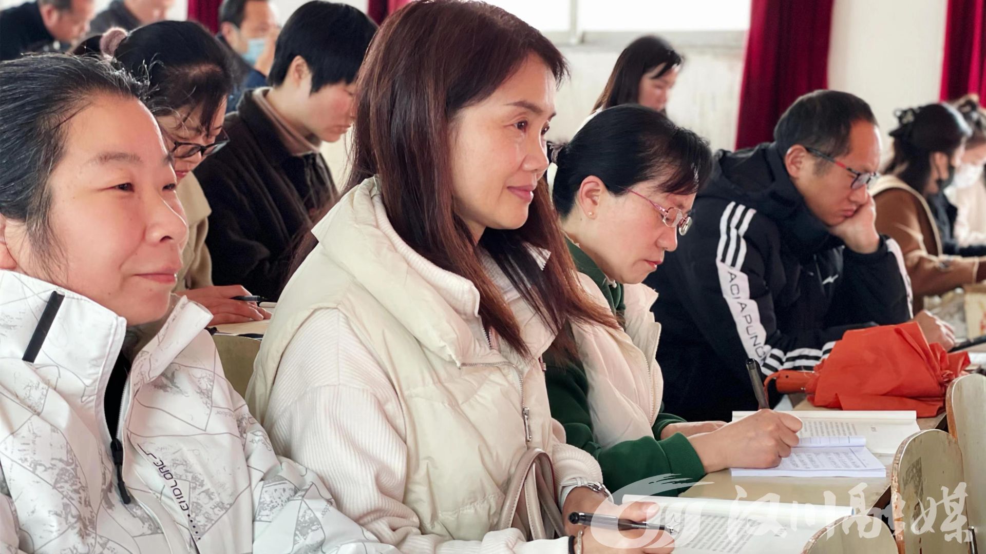 钟山区二小老师照片集图片