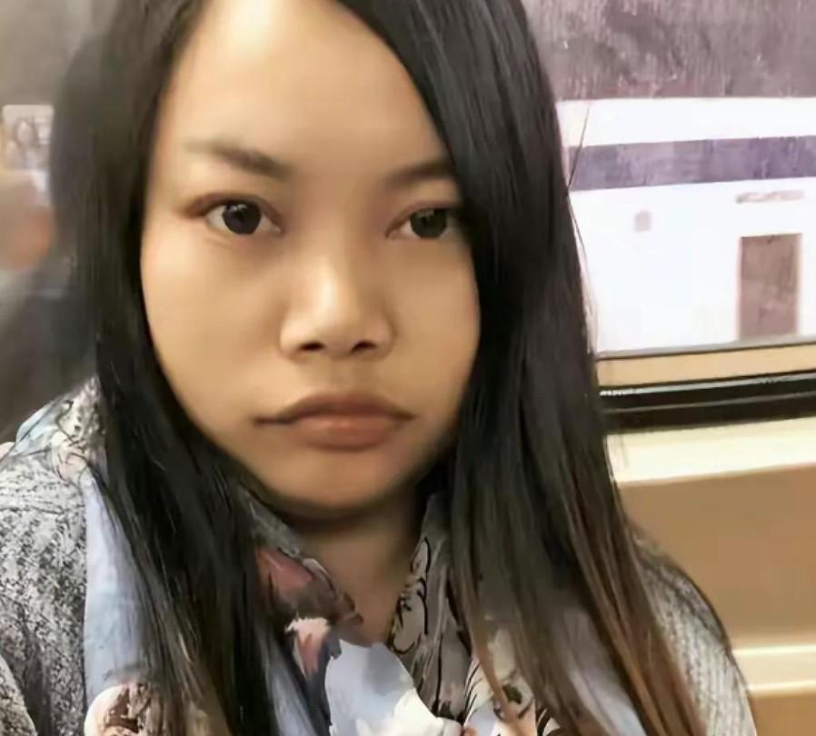 凤姐近况:现身美国街头!穿平角裤身形似面包,沧桑样貌尽显