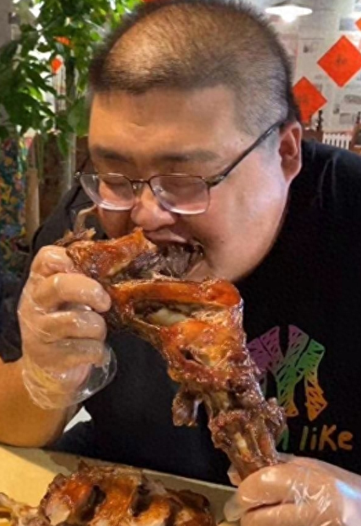 盘点吃播四巨头2年没俩恩克吐血上呼吸机吃肉拒减肥