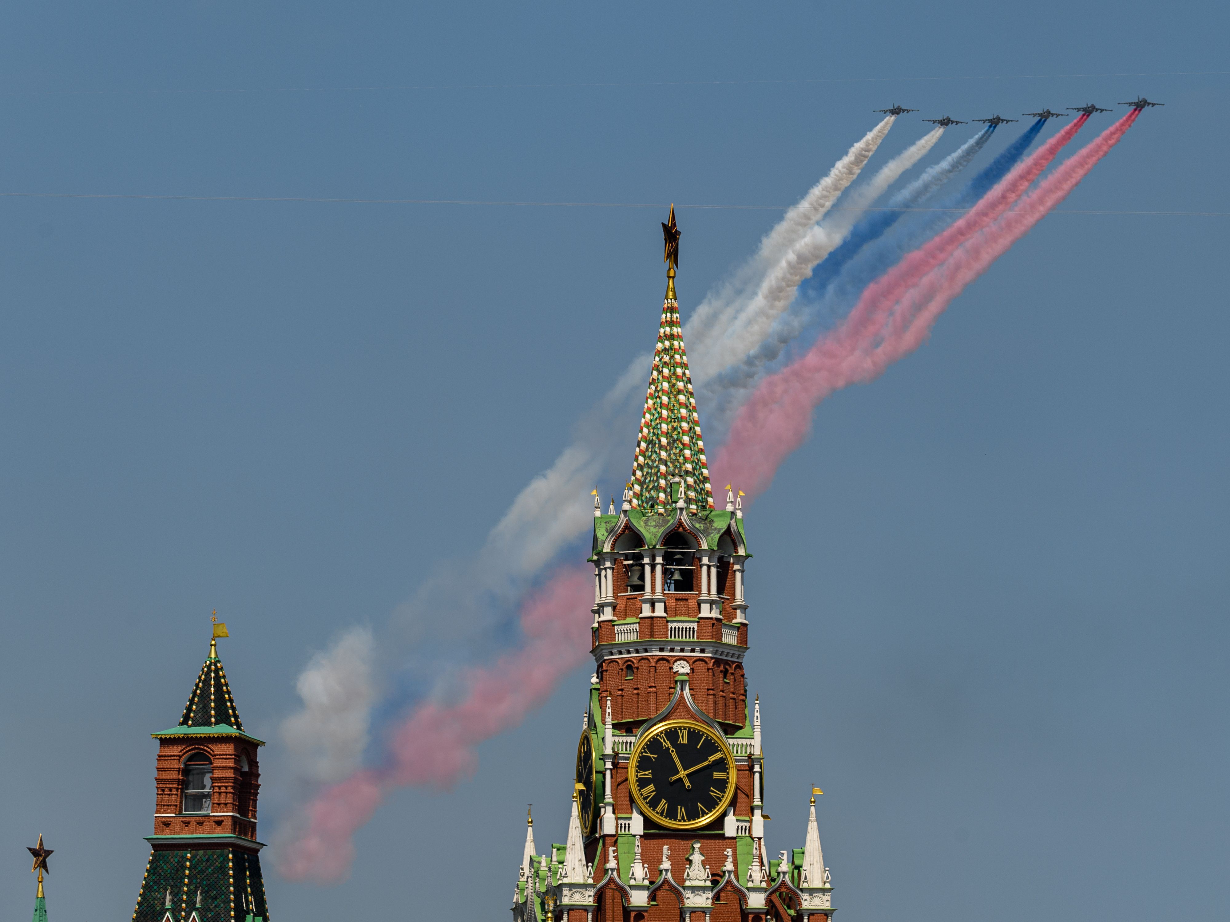 俄罗斯举行胜利日阅兵彩排