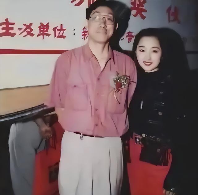 1990年,杨钰莹跟着吴颂今来到广州,这个当时大陆最前沿也是最大的音乐