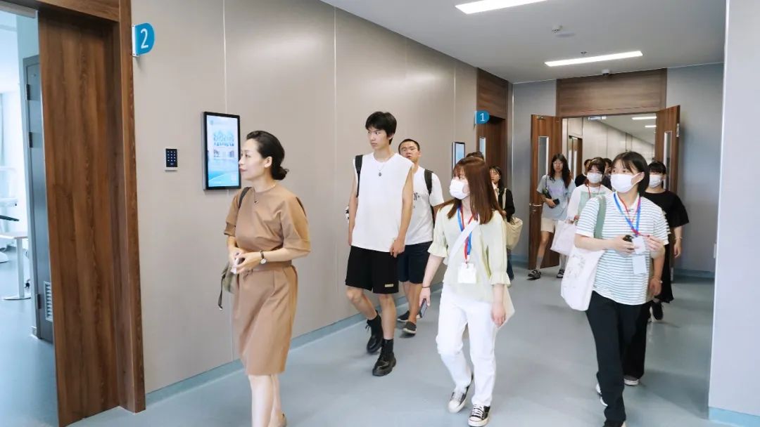 日本城西国际大学代表团来访我院参观学习