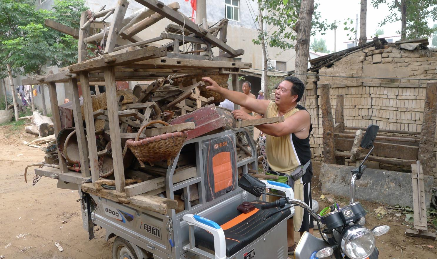 "破烂王"酒后泄密!