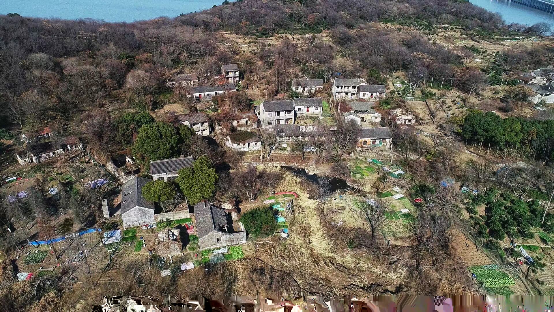 江苏苏州发现一个无人村,村里不少房子塌了,村民究竟去哪儿了?