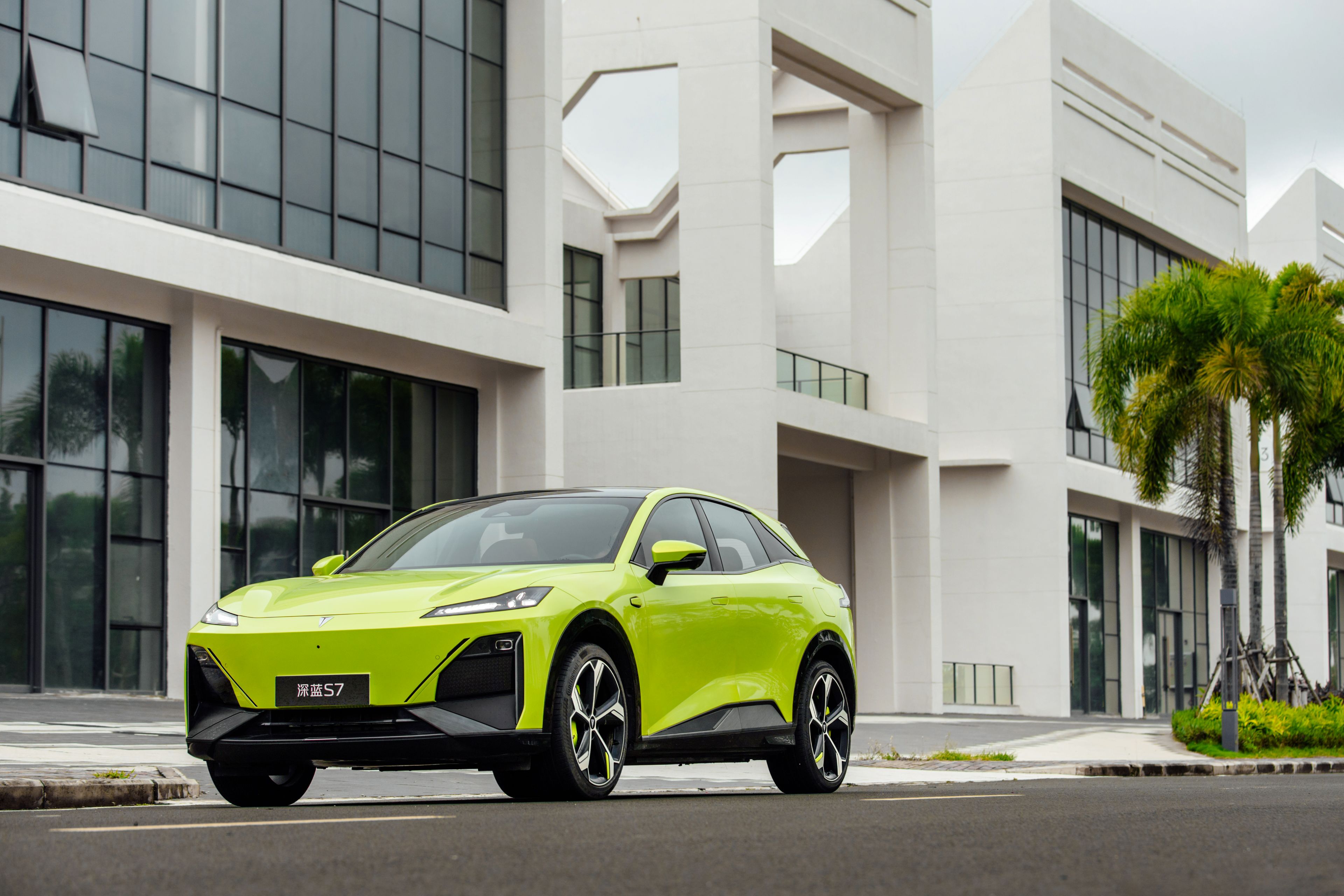 长安扔出颗"炸弹"!深蓝s7以14.99万元价格,炸开了中型suv市场