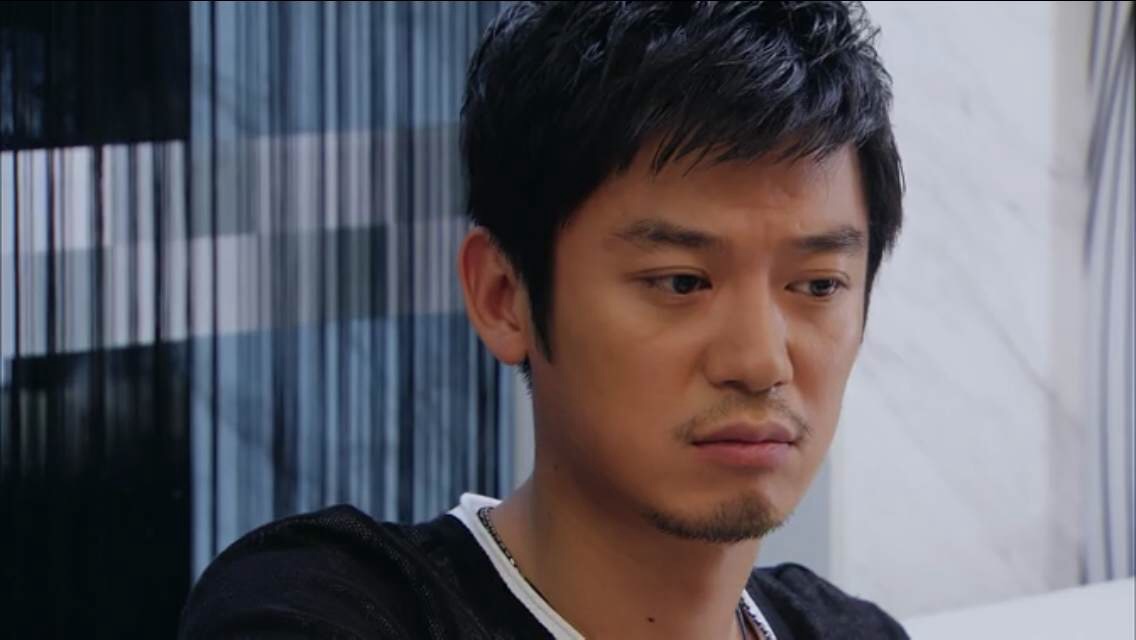 著名演员芦芳生:出道至今零绯闻,被父母阻止当演员,43岁仍未婚